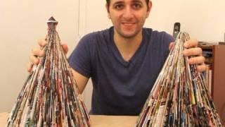 Como fazer uma árvore de natal com uma revista ORIGAMI [upl. by Johann]