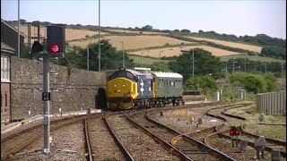 25718 37424 Avro Vulcan XH558 and 975025 Caroline at Penzance Station [upl. by Yentuoc]