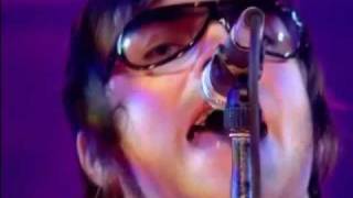 Oasis Acquiesce Live TOTP 2002 [upl. by Esorlatsyrc]