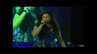 Dheere Dheere Saibo song Shreya Ghoshal Live at Dharwad Utsav 2013 Dec15 [upl. by Irakab257]