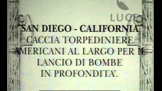 A San Diego cacciatorpediniere lancia bombe di profondità [upl. by Peednas364]