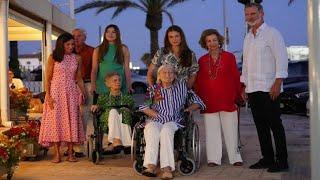 The Spanish Royal Family at the Mía Restaurant in Palma  leonor and infanta sofia  fashion [upl. by Rehtul]