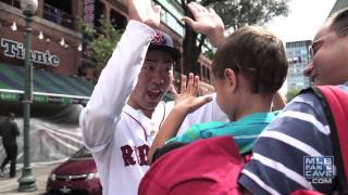 Ryan Seacrest trying to high five a blind guy  High five fail [upl. by Aivekahs]