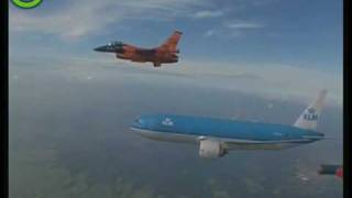 Boeing 777 KLM Chased by 2 Orange F16s [upl. by Burleigh]