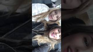 LOLA POGGIO video Musically con su hermana JULII POGGIO [upl. by Les]