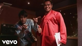 Aliff Aziz Alif Satar  Balik Kampung MUSIC VIDEO [upl. by Kenney]