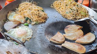 Amazing Fried Yellow Noodle Part I People Are Waiting To Buy  Man Selling A Number of Packs [upl. by Notniuq]