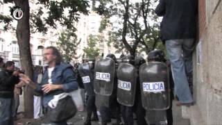 25S Policía carga sin sentido en Neptuno Espectacular respuesta del pueblo [upl. by Eanahc]