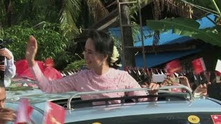 Législatives en Birmanie Aung San Suu Kyi en campagne [upl. by Kamerman807]