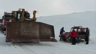 Cat D8 amp Aktiv SnowTrac Svalbard [upl. by Ymmas]