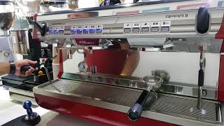 創盛咖啡之nuova SIMONELLI APPIA 2 自動清潔與設定 [upl. by Gerti998]