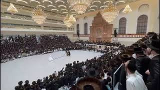 Viznitzer Rebbe dances Mitzvah Tantz At His Einikels Wedding  Rosh Chodesh Tammuz 5783 [upl. by Asereht]