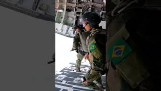 Salto livre Comandos Anfíbios Operações Especiais cfn fuzileirosnavais comandosanfibios militar [upl. by Ayatal]