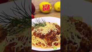 Spaghetti bolognese  makaron z sosem pomidorowym [upl. by Hama482]