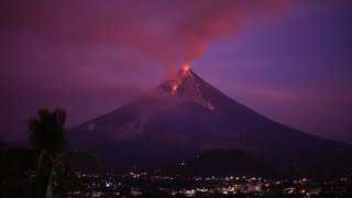 Philippines Timelapse of Mayon volcano erupting during sunrise [upl. by Dermott]