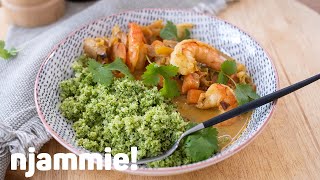 Wok met scampi en broccolirijst Recept  njammie [upl. by Danialah]