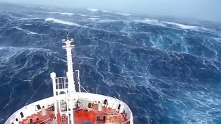 Impresionante Vídeo real Barco en mitad de una tormenta  El poder de la naturaleza [upl. by Gilcrest803]