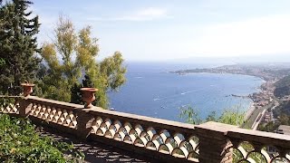 Taormina Sicilia  un breve giro a brief tour [upl. by Solhcin]