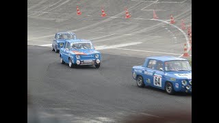 R8 GORDINI ça glisse à MONTLHERY [upl. by Ecirehs]