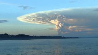 ERUPCION VOLCAN PUYEHUE DESDE FRUTILLAR [upl. by Orecic675]