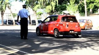 Autoécoles à PortLouis  les automobilistes disent assez [upl. by Yrannav]