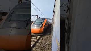 PNBEHWH VANDE BHARAT EXPRESS CROSSING BARDDHAMAN LOCAL NEAR CARSHED viralvideo highspeed icf er [upl. by Atisor]