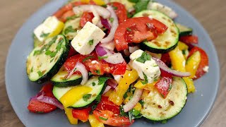 Sommerlicher Gemüsesalat mit Zucchini und Fetakäse Lecker und einfach [upl. by Hart]