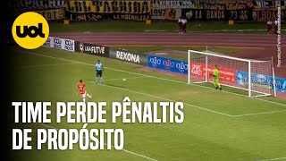 TIME SE REVOLTA COM GOL ANULADO E ERRA PÊNALTIS DE PROPÓSITO NA VENEZUELA [upl. by Harragan]