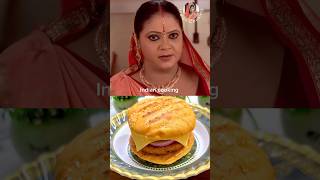 Rashi making burger 🍔 shorts gopibahu sathnibhanasathiya kokila [upl. by Annaerb338]