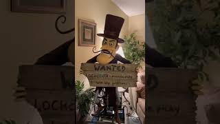 Snidely Whiplash Animatronic from Bullwinkle’s Restaurant [upl. by Ettenad]