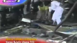 Berita Lama TV3 Tragedi Terminal Feri Runtuh 1988 [upl. by Colinson691]