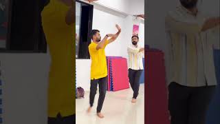 દાઢીવાળા જુવાનિયા… asvaargroup garbaadvancesteps garbasteps dancecover dance garbo [upl. by Eitsyrc]