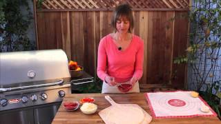 Transferring Your Pizza with a Peel [upl. by Ullund]