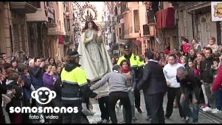 Caída de la Virgen en la Procesión dels Xiulitets 2014 [upl. by Scriven]