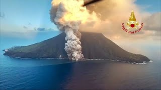 Vulkanausbruch Beeindruckende Bilder vom Stromboli [upl. by Woodie]