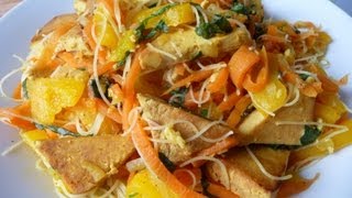 Mes recettes végétaliennes  Nouilles de riz tofu et légumes à la sauce de curry au lait coco [upl. by Isidore]