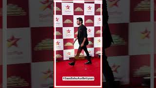 YRKKH star Jay Soni aka Abhinav gets clicked on the red carpet of the Star Parivar Award 2023 SBB [upl. by Wilhelm938]