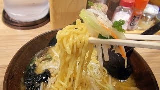 Sapporo RamenNew Chitose Airport 白樺山荘のラーメンで北海道を終えるGourmet Report グルメレポート [upl. by Breen312]