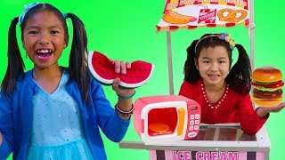 Jannie amp Wendy Pretend Play w Magic Microwave Pretend Squishy Food Kids Toys [upl. by Ellehcyt]