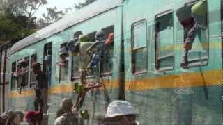 Madagascar  Dans le train de Manakara [upl. by Rockefeller307]