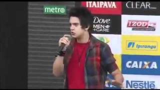 Luan santana canta hino nacional [upl. by Airekahs]