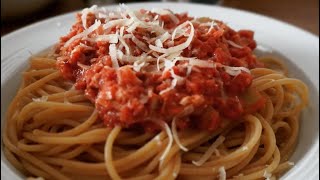 Spaghetti mit Tomaten Thunfisch Soße pasta [upl. by Aicilif]