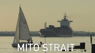 Ship MITO STRAIT at Welcome Point WedelHamburg Elbe 280914 [upl. by Margette]