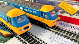 Hornby Railways R069 High Speed Train InterCity 125 with 1977 Catalogue [upl. by Aerdnat709]