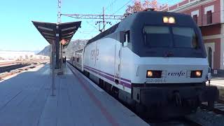 Circulaciones de trenes por la estación de Xàtiva [upl. by Lyram]