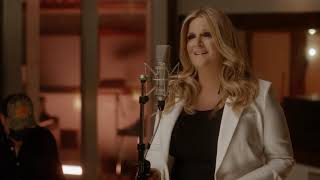 Trisha Yearwood  quotI Dare You To Lovequot Live Performance [upl. by Zachery]