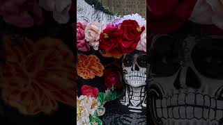 VESTIDOS DE CATRINAS Y CATRINES EN DÍA DE MUERTOS EN MÉXICO [upl. by Ydissahc]