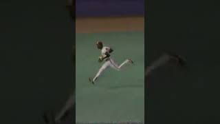 Willie McGee Holds Mookie Wilson To A Single [upl. by Norbert]