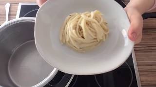 Spaghetti mit Käse Sahne Soße  Parmesan Nudeln [upl. by Dohsar]