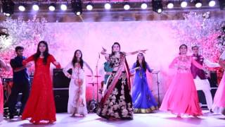 Bride amp Her Friends  London Thumakda  Sangeet Dance  Wedding Choreography [upl. by Giliane942]